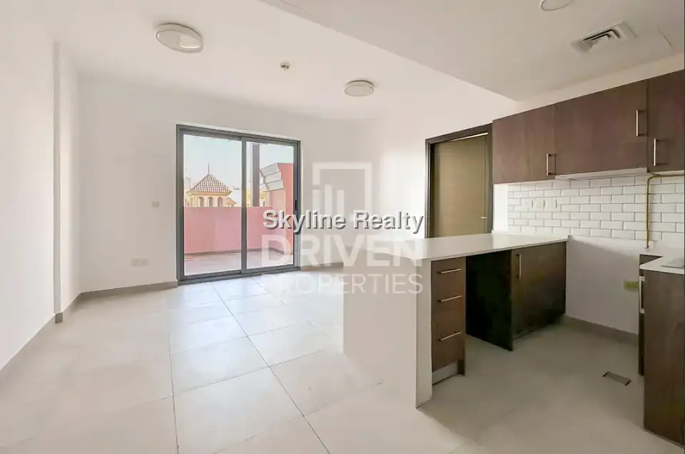 Upgraded | Close to Circle Mall | Huge Layout 1