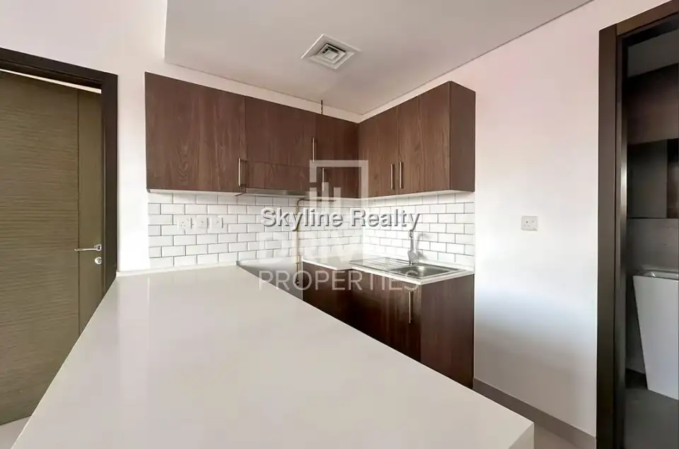 Upgraded | Close to Circle Mall | Huge Layout 2