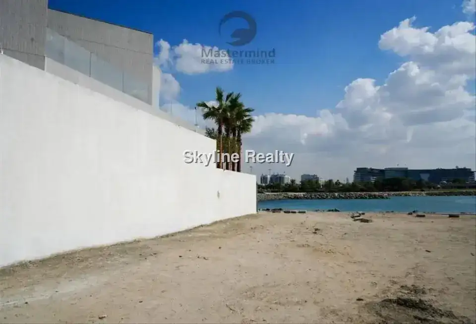 Prime Jumeirah Land for Sale | 11,000 Sq Ft | AED 19M 3