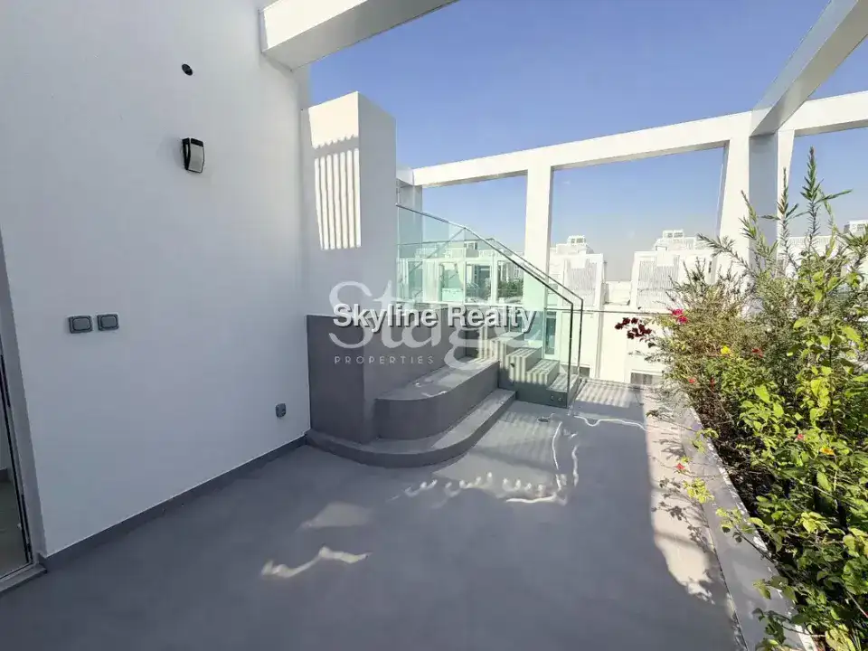 Exclusive Luxury 4BR+M | Brand New | Rooftop Pool 5