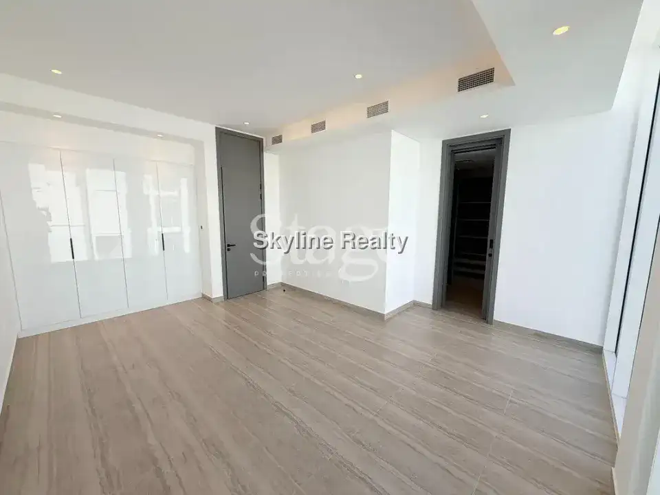 Exclusive Luxury 4BR+M | Brand New | Rooftop Pool 6