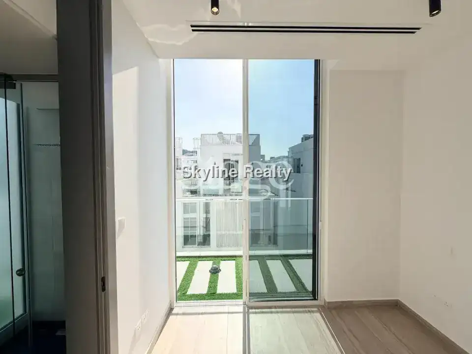 Exclusive Luxury 4BR+M | Brand New | Rooftop Pool 7
