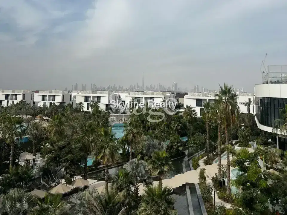 Exclusive Luxury 4BR+M | Brand New | Rooftop Pool 9