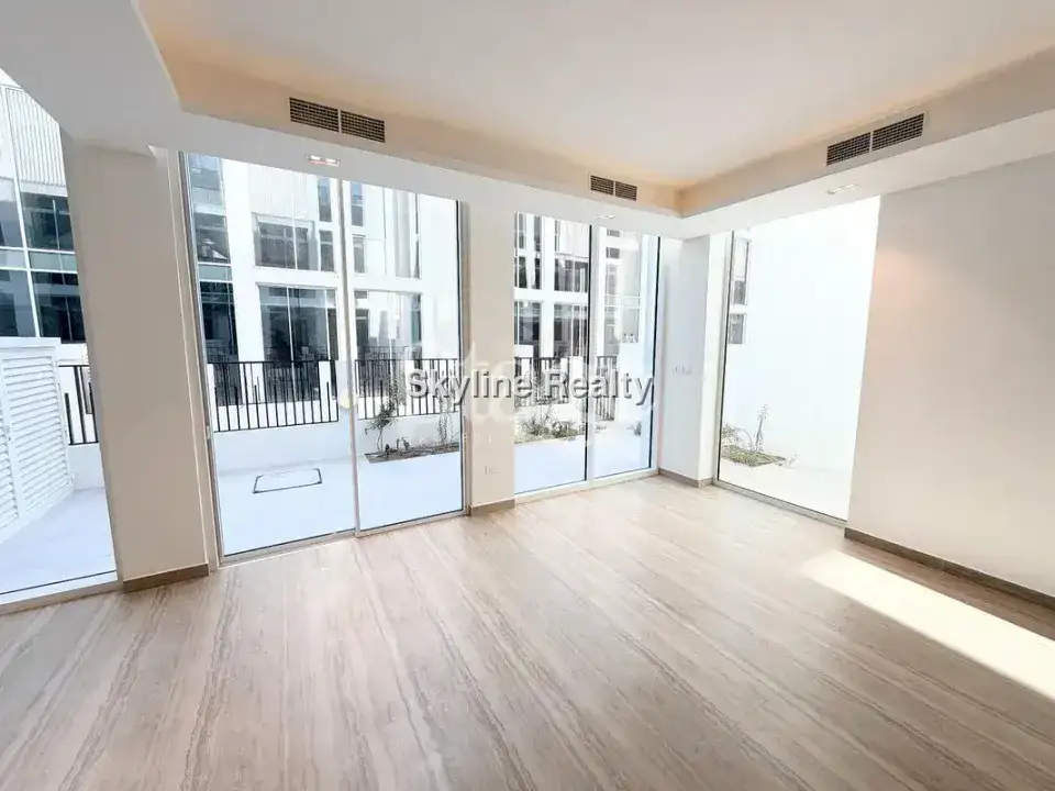Exclusive Luxury 4BR+M | Brand New | Rooftop Pool 15
