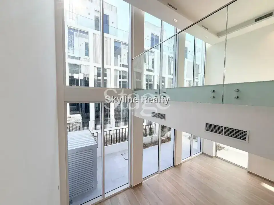 Exclusive Luxury 4BR+M | Brand New | Rooftop Pool 17