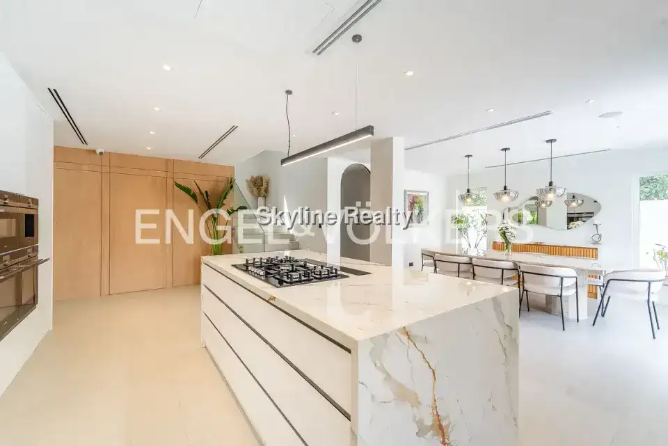 5 Bed Villa with Private Pool in La Coleccion, Dubai 3