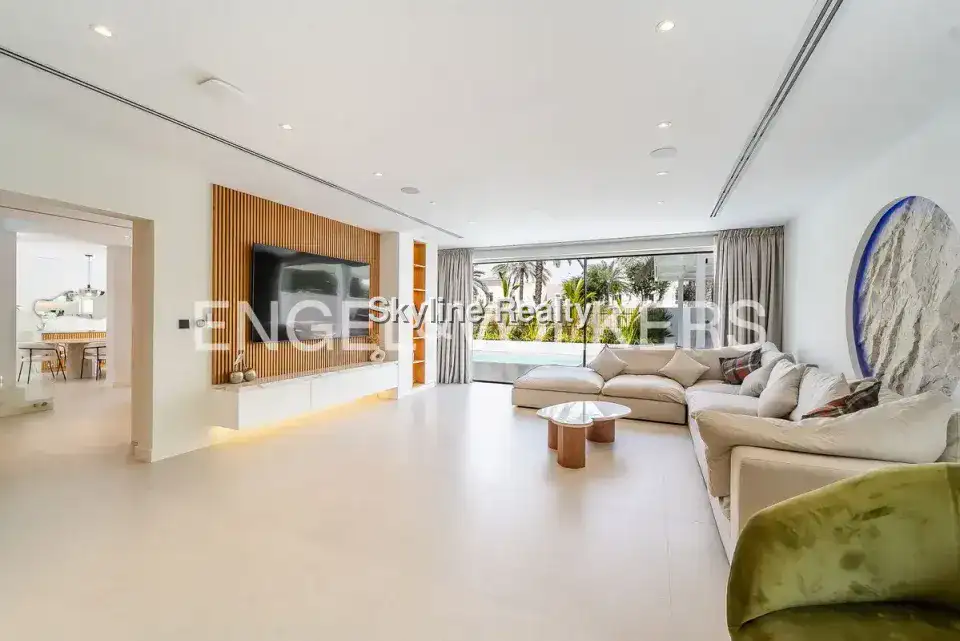5 Bed Villa with Private Pool in La Coleccion, Dubai 9