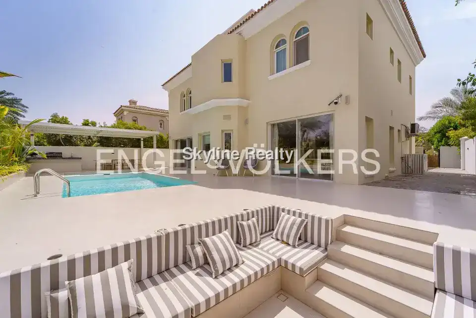 5 Bed Villa with Private Pool in La Coleccion, Dubai 16