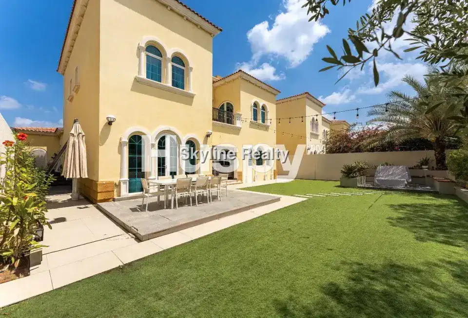 3-Bed Villa in Jumeirah Park, Jumeirah, Dubai 1