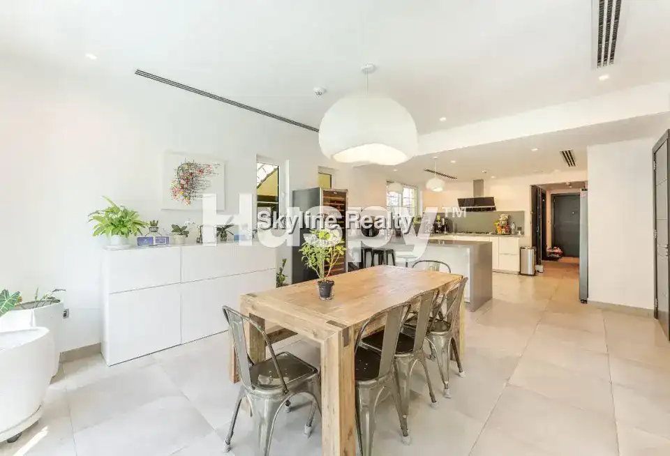 3-Bed Villa in Jumeirah Park, Jumeirah, Dubai 8