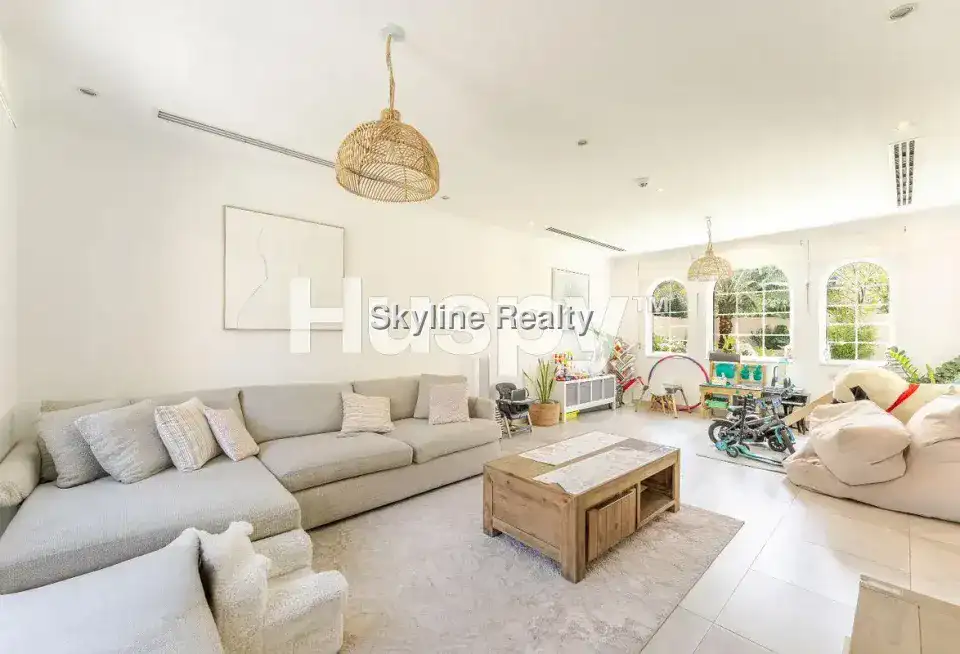 3-Bed Villa in Jumeirah Park, Jumeirah, Dubai 12