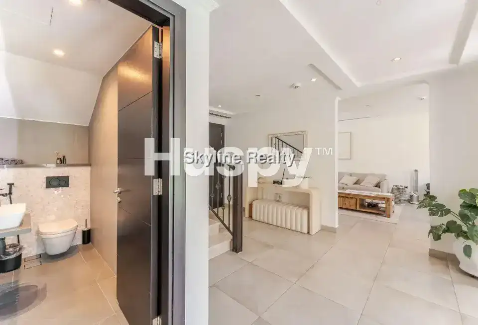 3-Bed Villa in Jumeirah Park, Jumeirah, Dubai 13