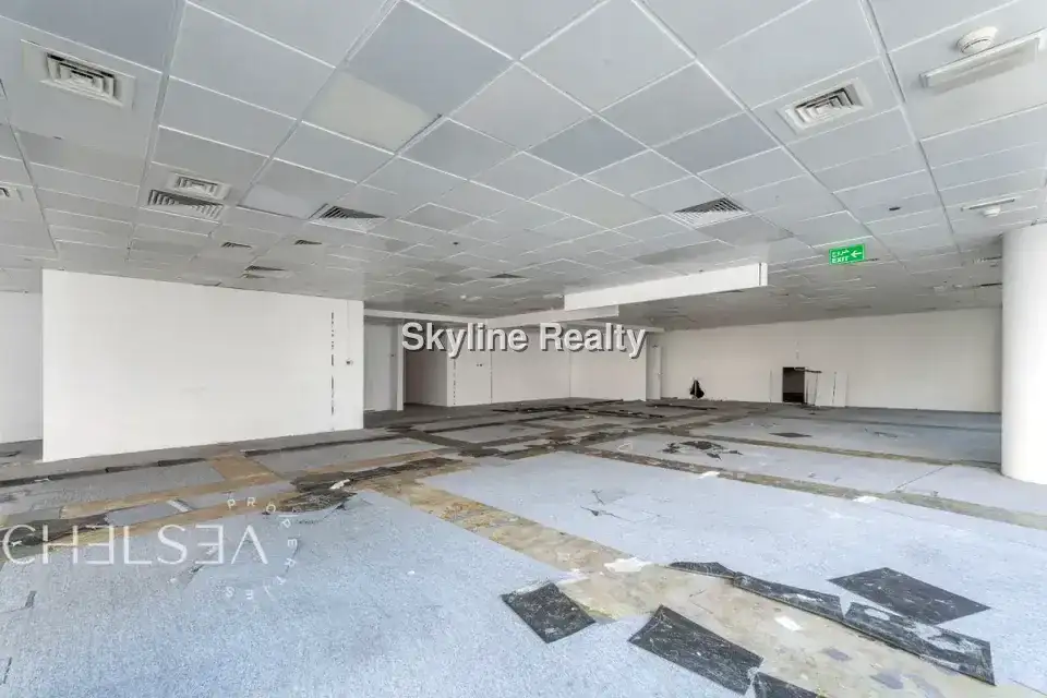 FULL FLOOR | FULLY FITTED | AREA EXPERT 8