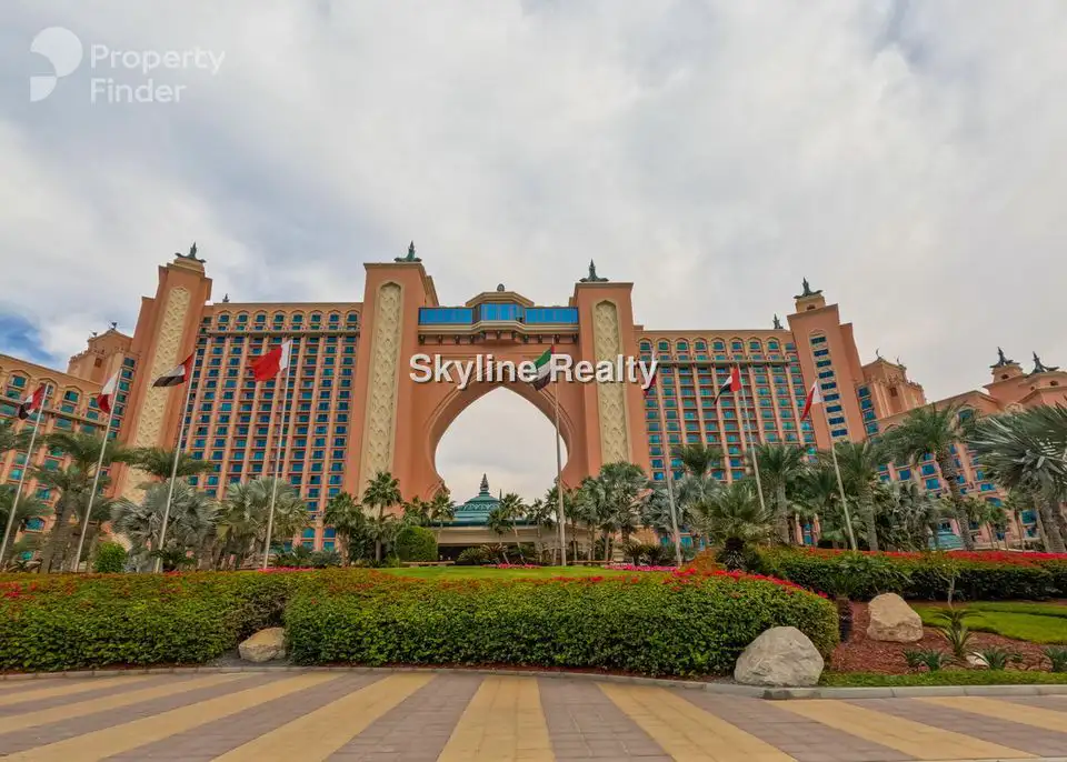 Below OP Deals 4/5 Beds Ultra Luxury Palm 19